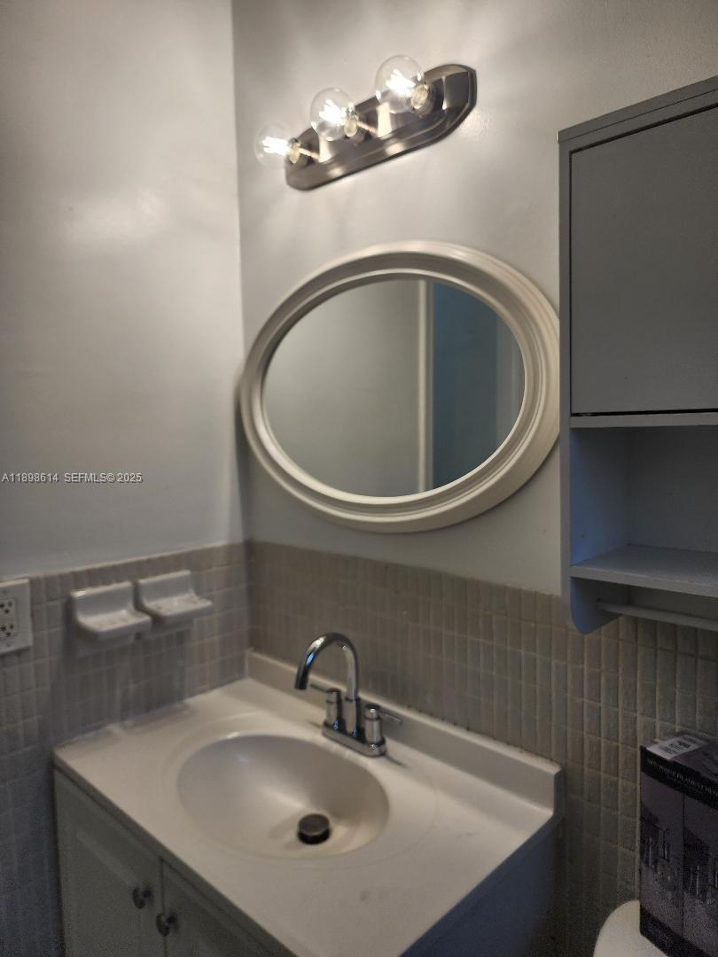 CYPRESS GARDENS CONDOMINI - Residential