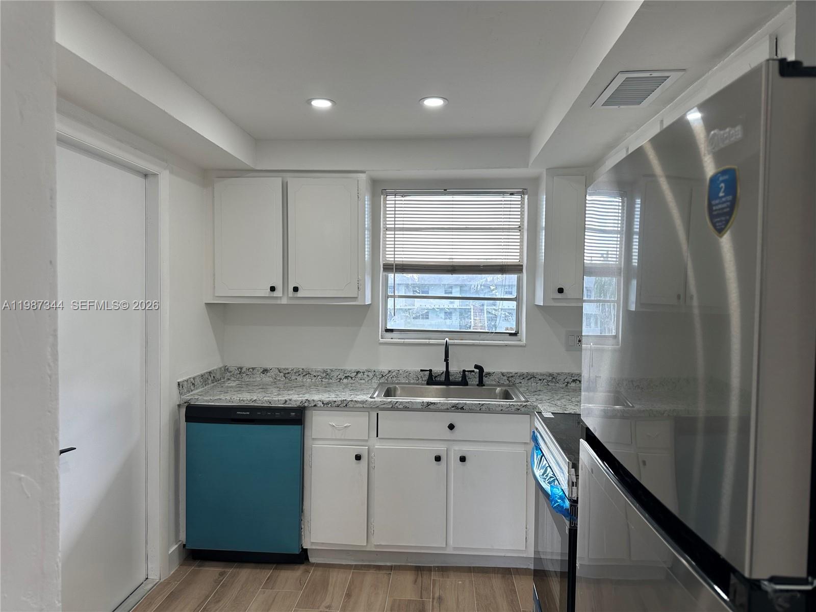 VILLAGE AT DADELAND CONDO - Residential Lease