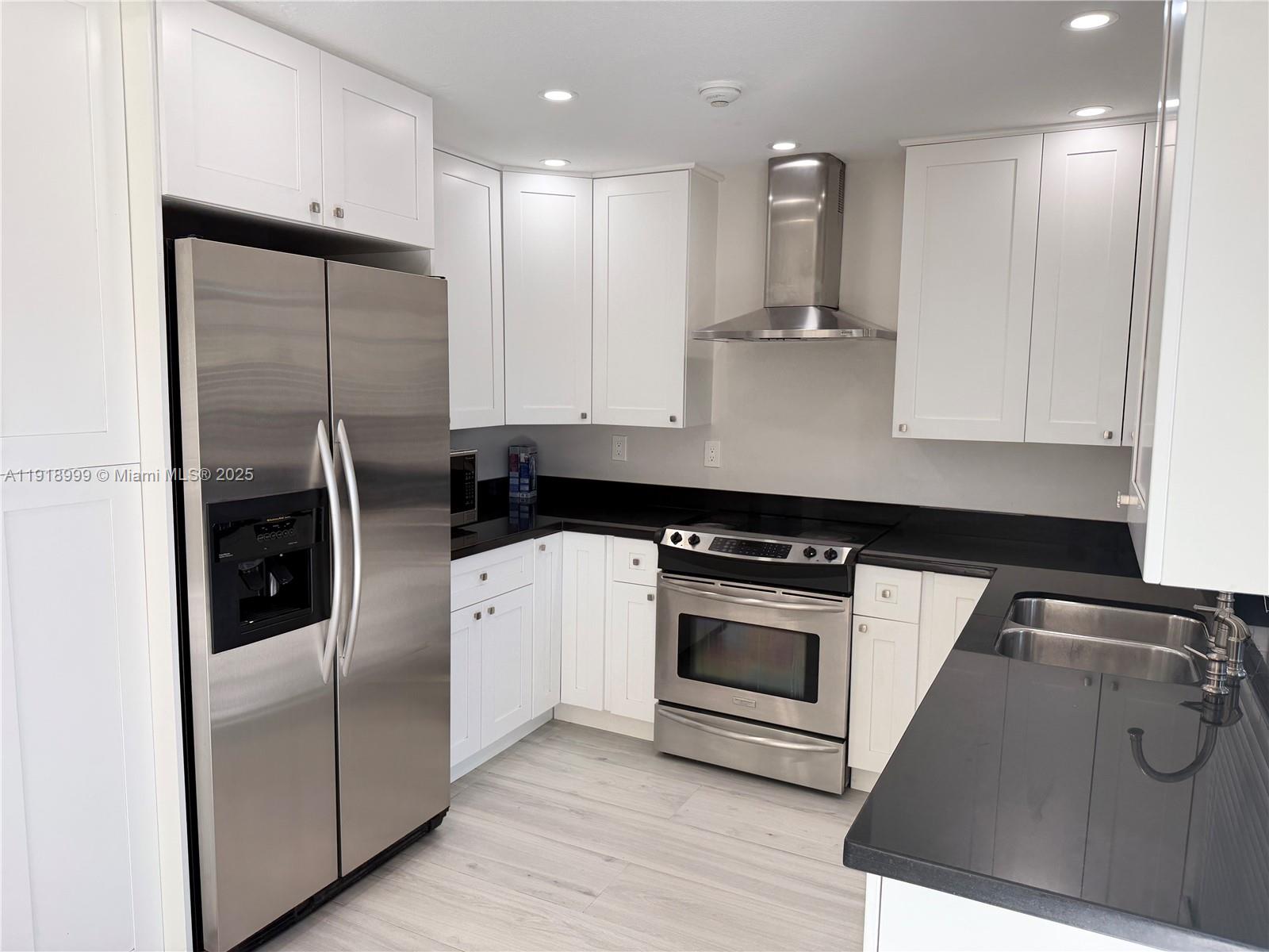 FIRST ADDN TO CALUSA CLUB - Residential