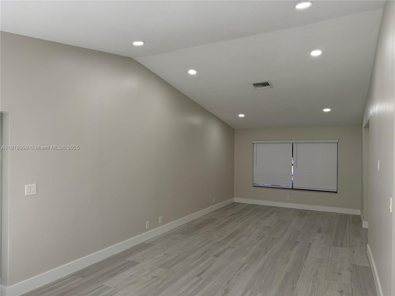 FIRST ADDN TO CALUSA CLUB - Residential