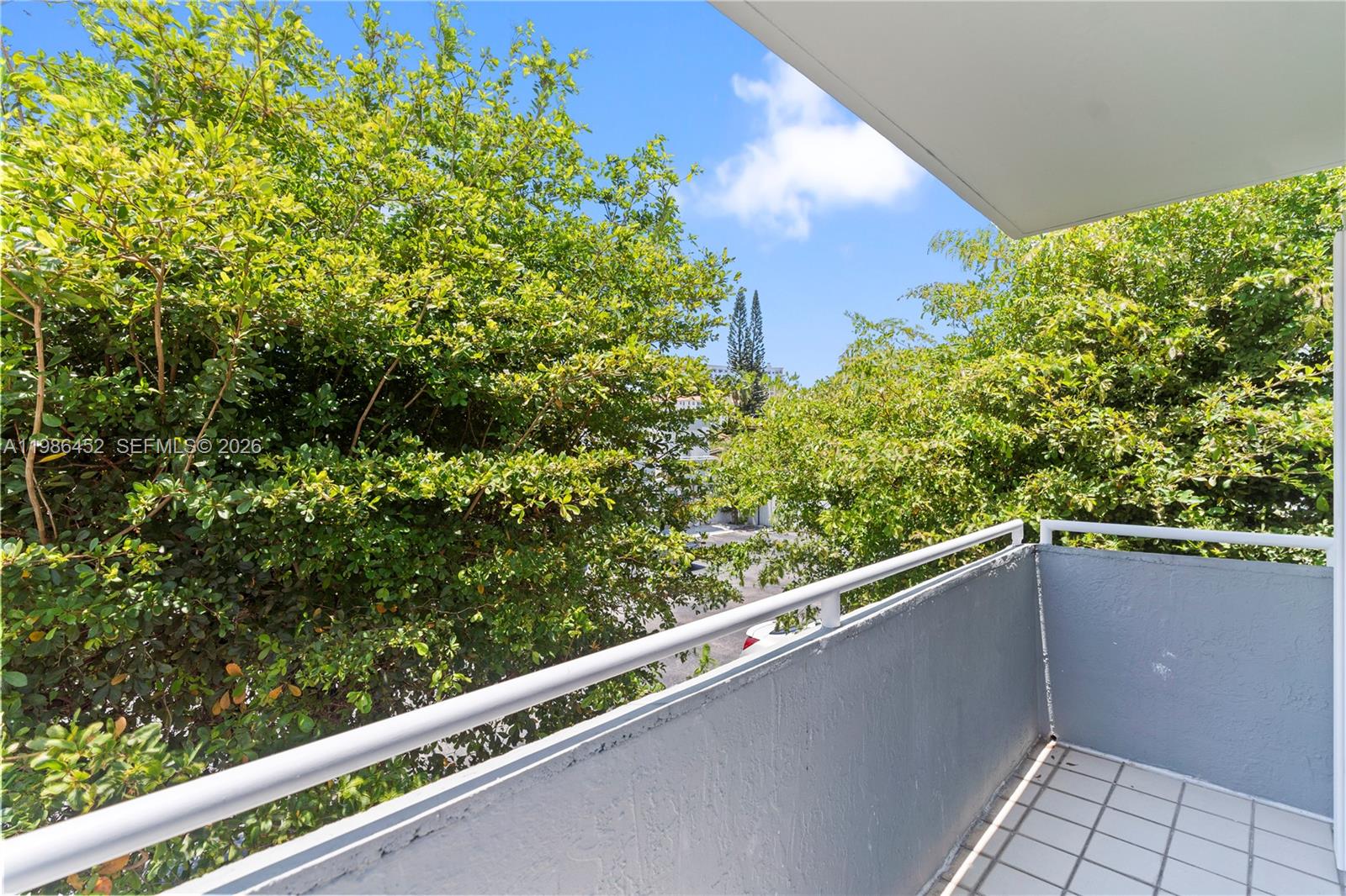 ALHAMBRA MANORS CONDO - Residential Lease