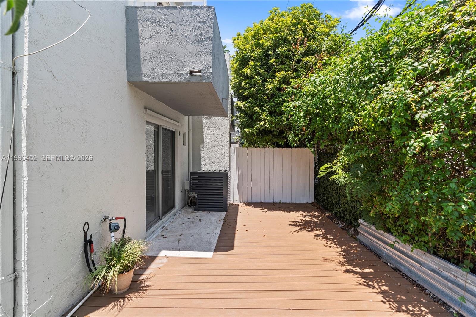 ALHAMBRA MANORS CONDO - Residential Lease