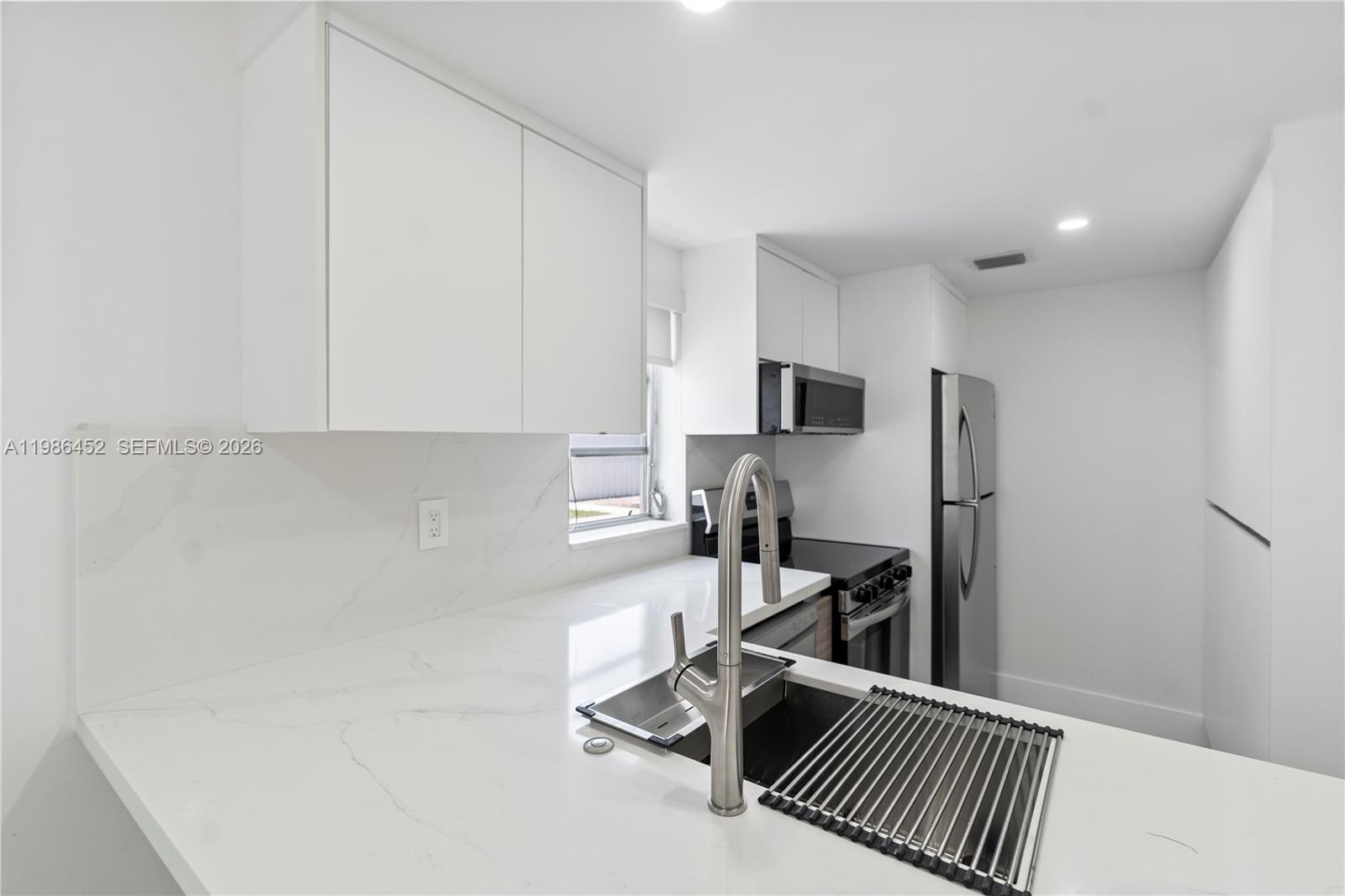 ALHAMBRA MANORS CONDO - Residential Lease