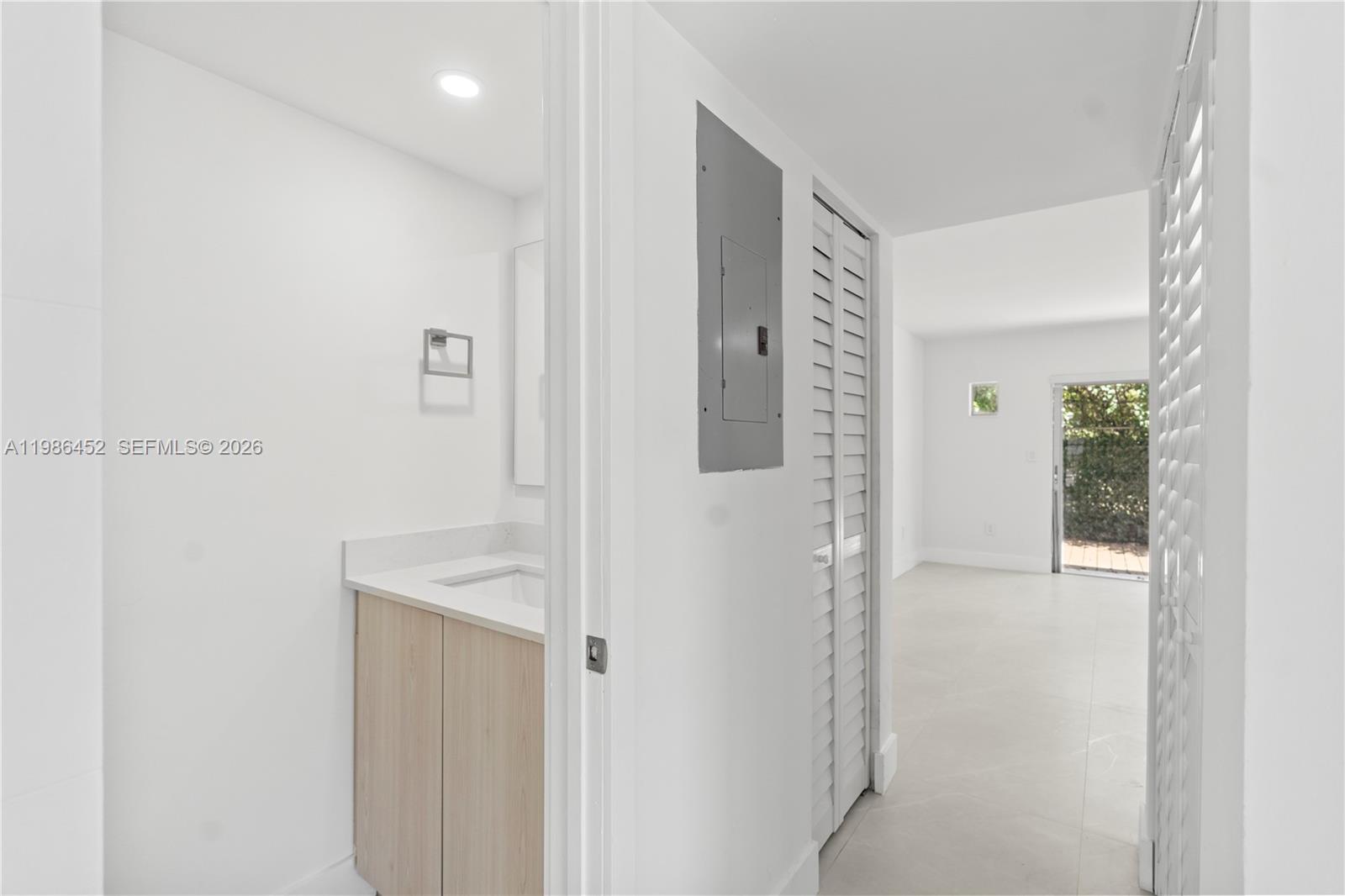 ALHAMBRA MANORS CONDO - Residential Lease