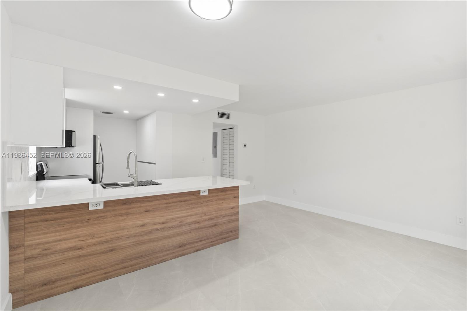 ALHAMBRA MANORS CONDO - Residential Lease