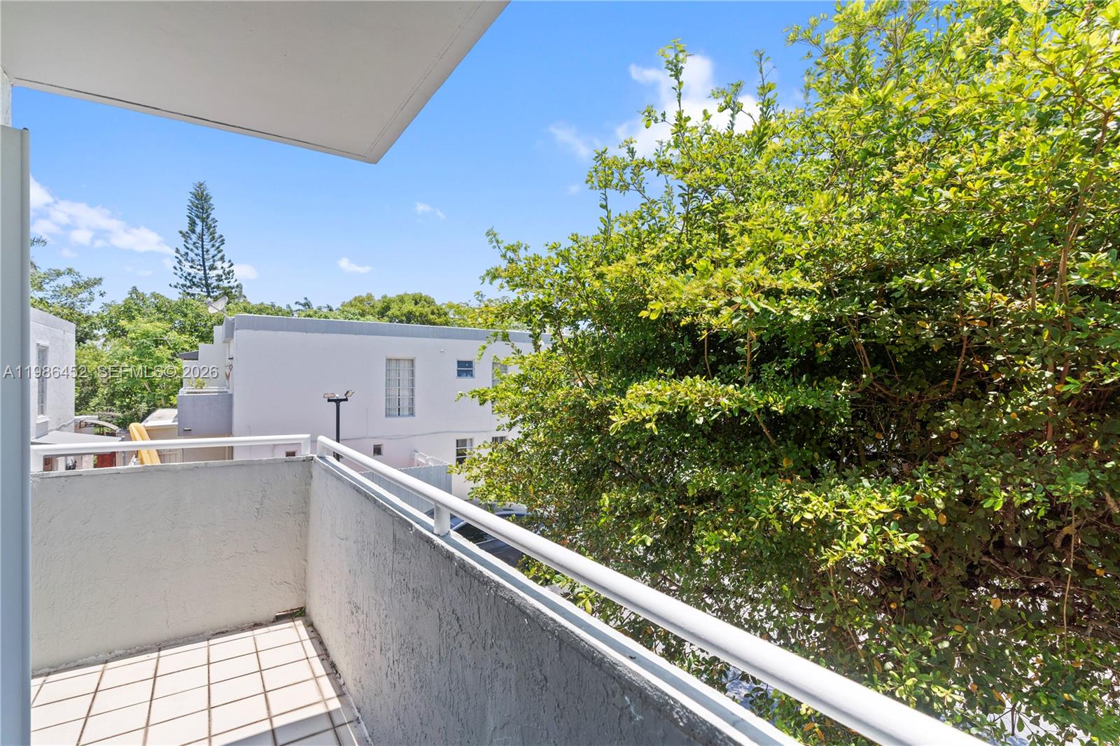 ALHAMBRA MANORS CONDO - Residential Lease