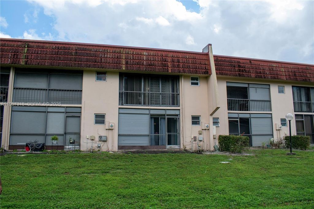 Photo of 4144 Inverrary Dr #15G, Lauderhill, FL 33319 (MLS # A11957318)