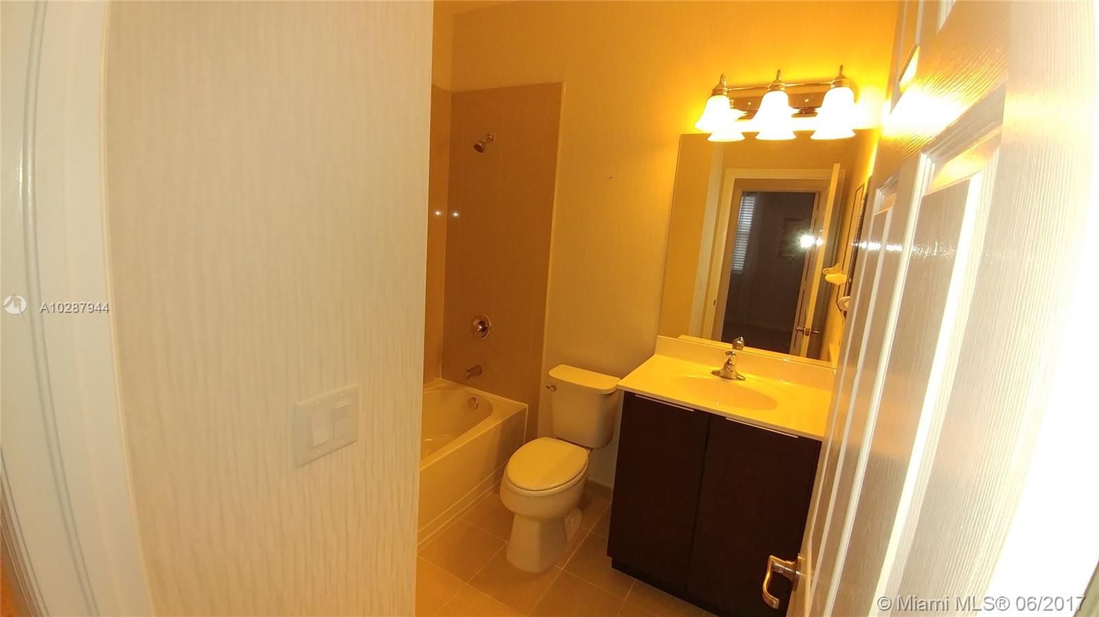 ASTORIA AT CENTRAL PARK - Residential Lease