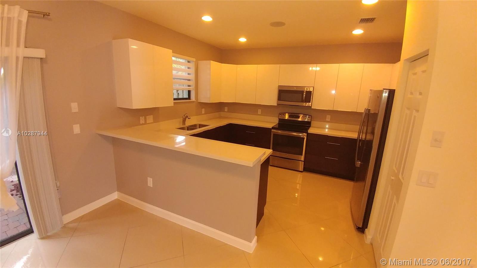 ASTORIA AT CENTRAL PARK - Residential Lease