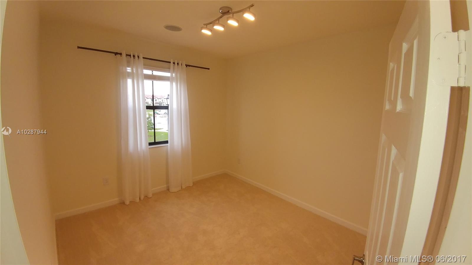 ASTORIA AT CENTRAL PARK - Residential Lease