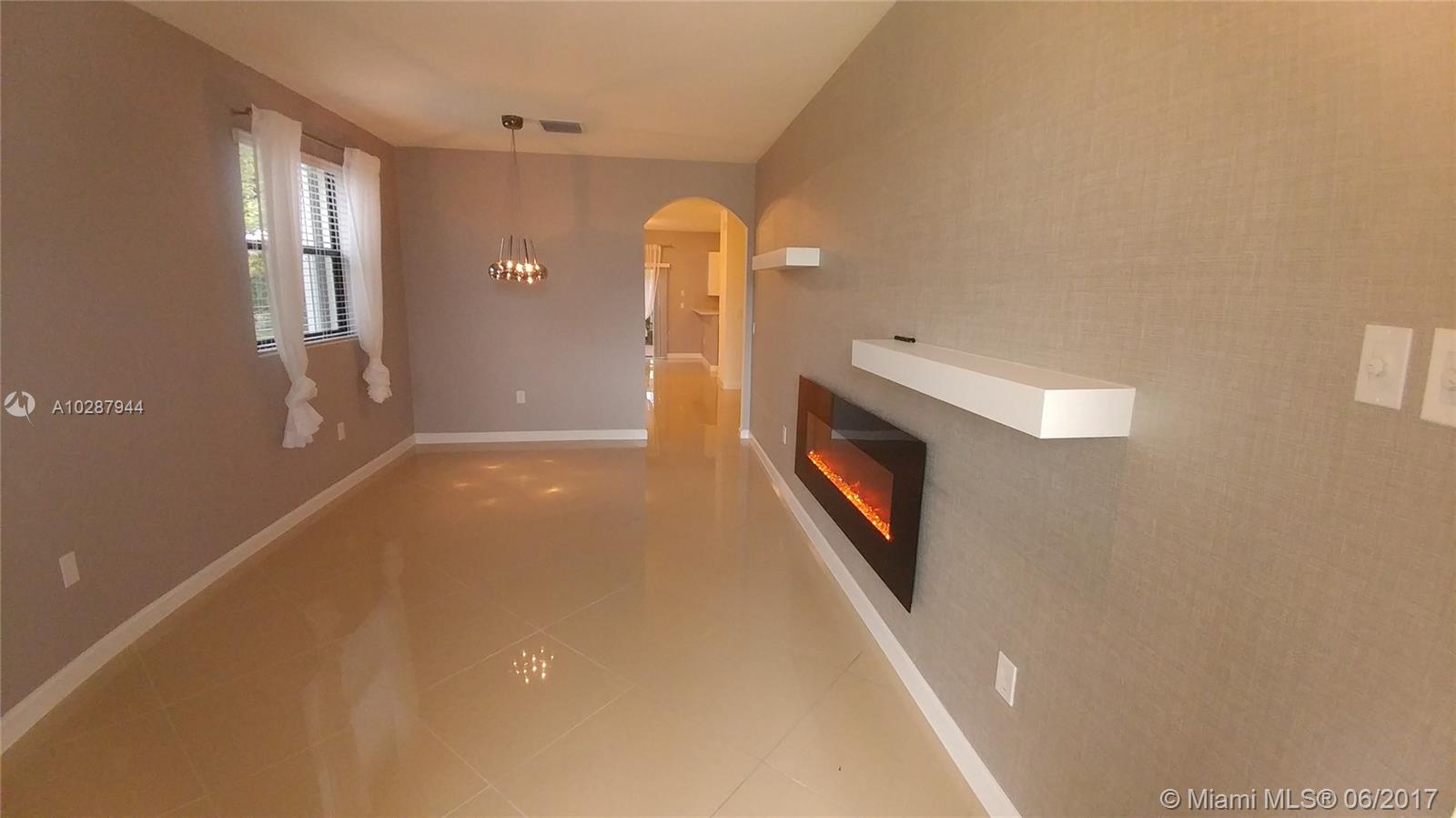 ASTORIA AT CENTRAL PARK - Residential Lease