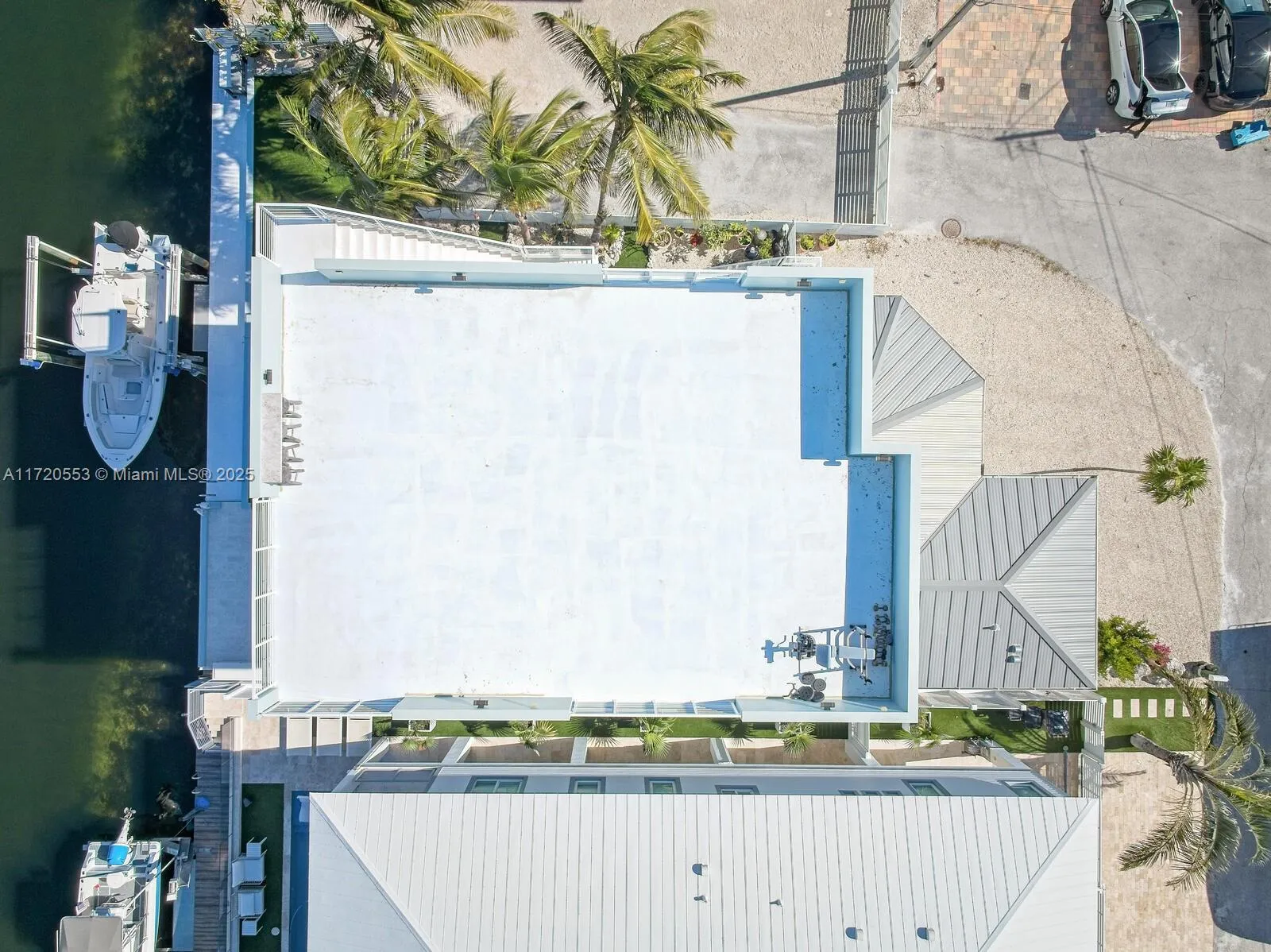 Key Largo, Florida 33037, United States, 4 Bedrooms Bedrooms, ,4 BathroomsBathrooms,Residential,Pending,20198