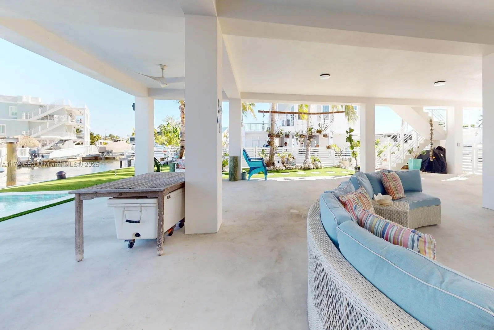 Key Largo, Florida 33037, United States, 4 Bedrooms Bedrooms, ,4 BathroomsBathrooms,Residential,Pending,20198