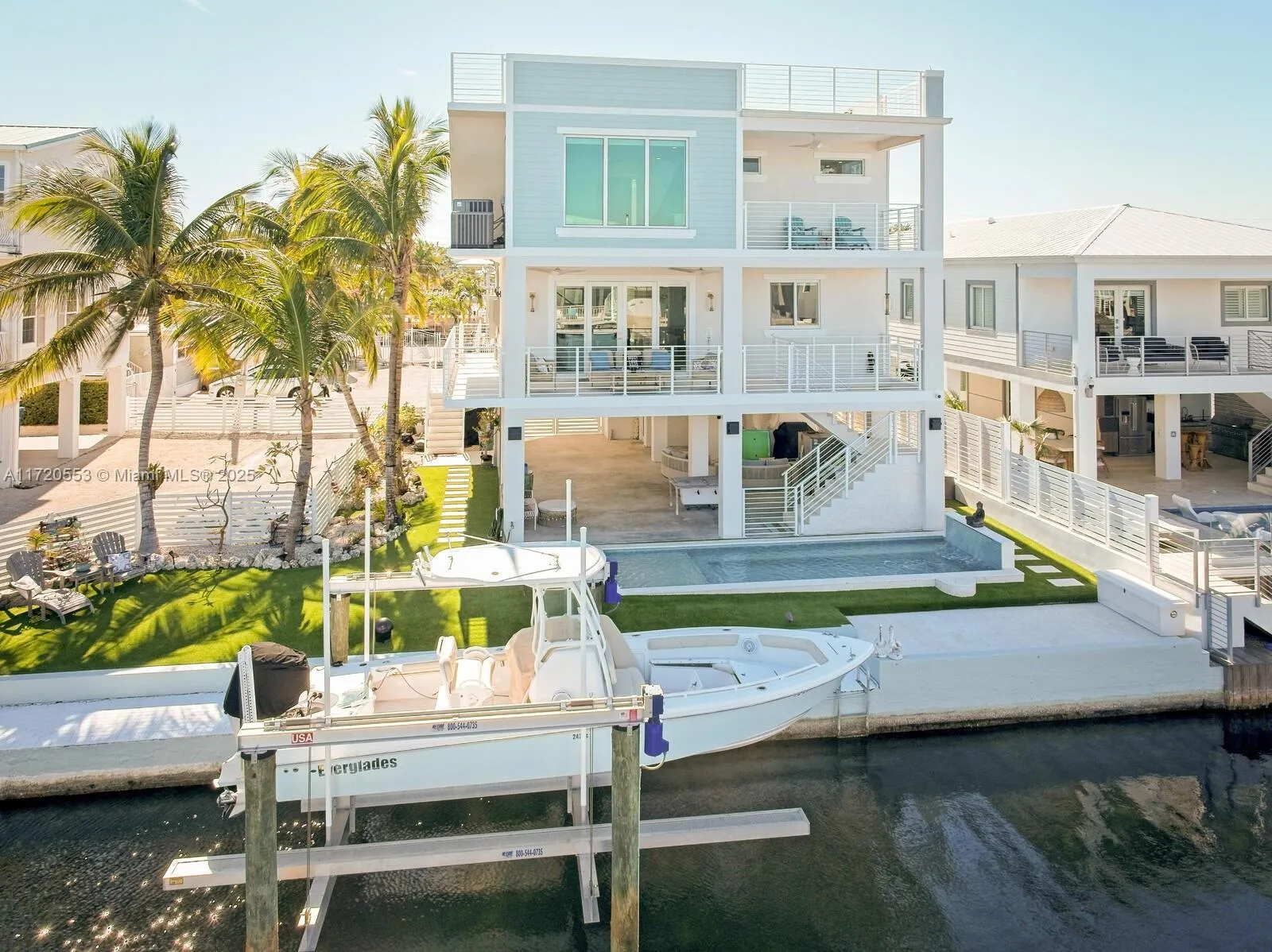 Key Largo, Florida 33037, United States, 4 Bedrooms Bedrooms, ,4 BathroomsBathrooms,Residential,Pending,20198