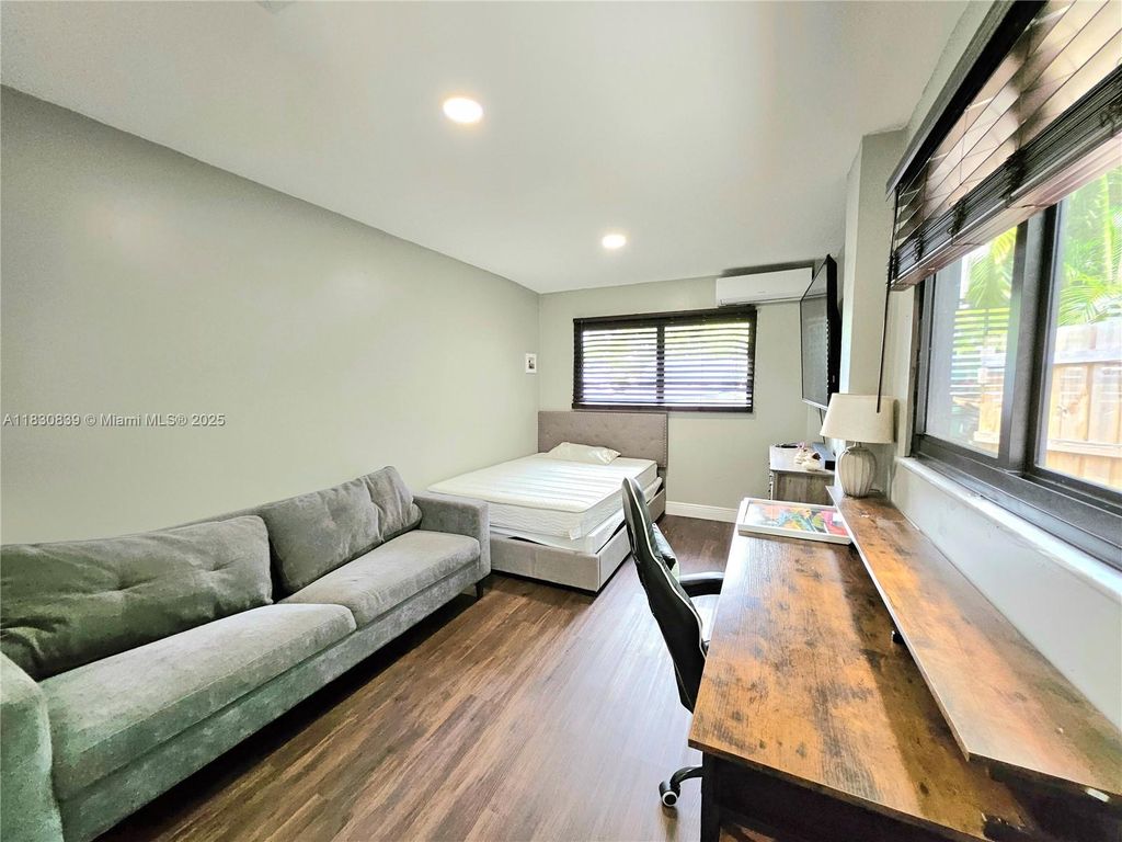 Photo of 1728 NE 17th Ter #0, Fort Lauderdale, FL 33305 (MLS # A11830839)