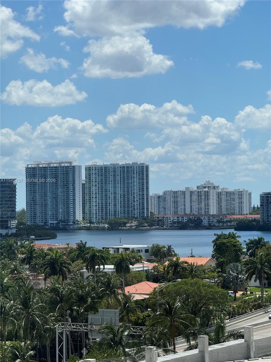 THE AVENTURA BEACH CLUB C - Residential