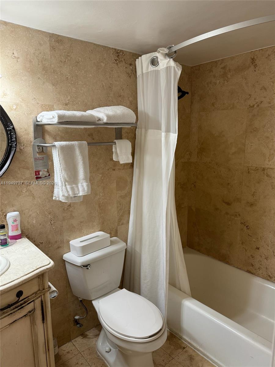 THE AVENTURA BEACH CLUB C - Residential