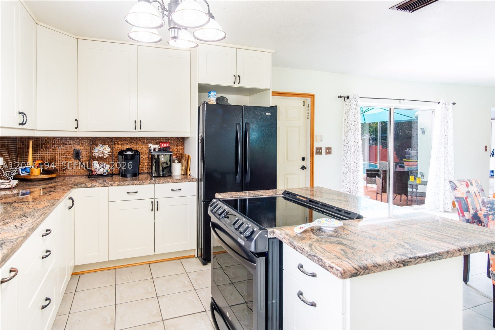 9920 Pan American Dr, Cutler Bay FL 33189