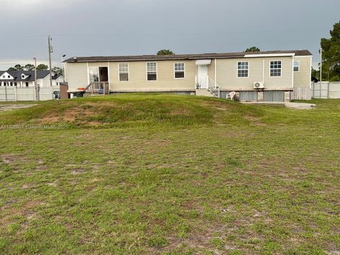 681 Hunting Club Avenue Clewiston FL 33440