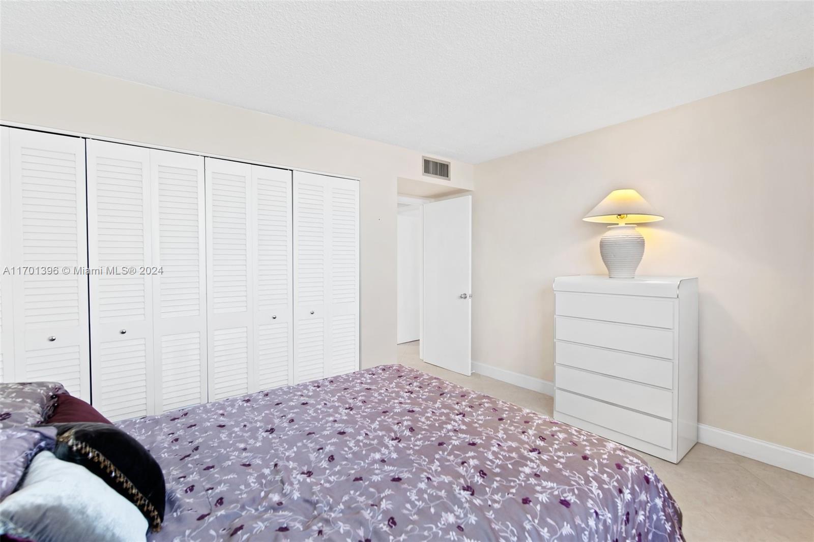 HYDE PARK TOWERS CONDO - Residential