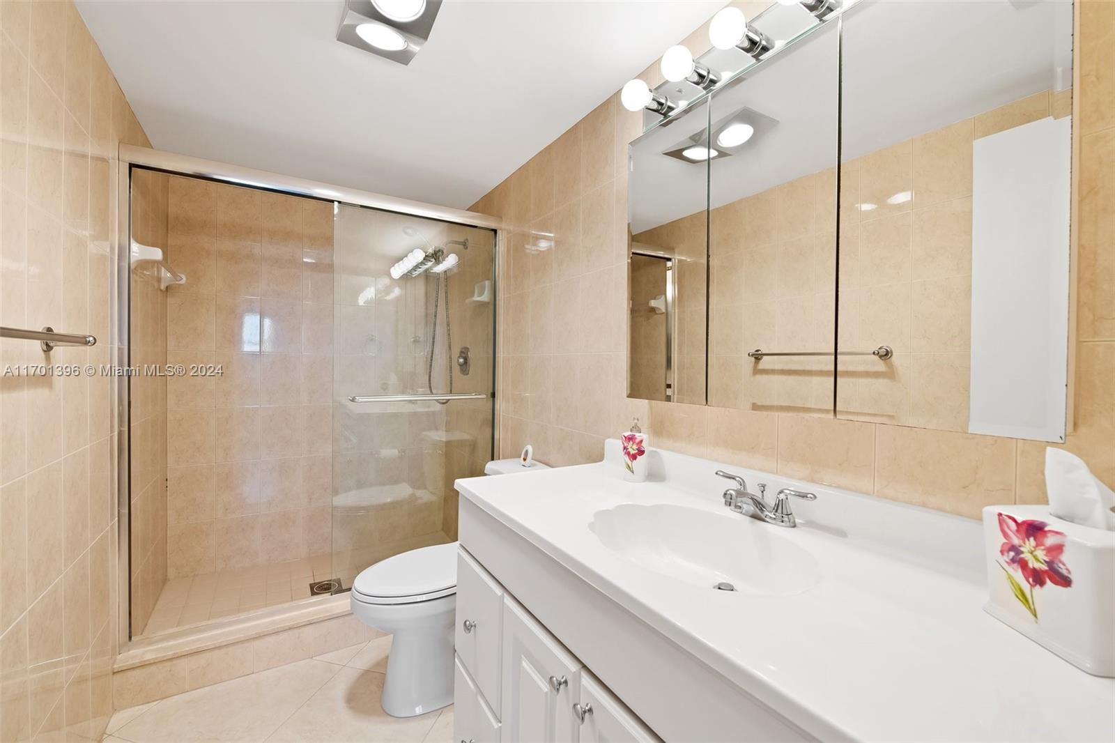 HYDE PARK TOWERS CONDO - Residential