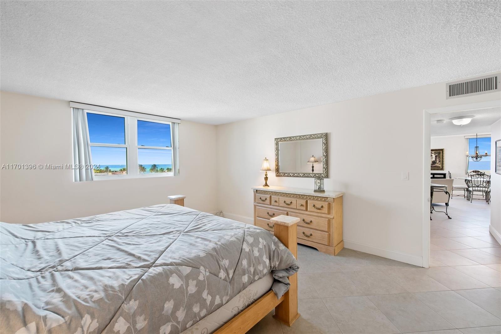 HYDE PARK TOWERS CONDO - Residential