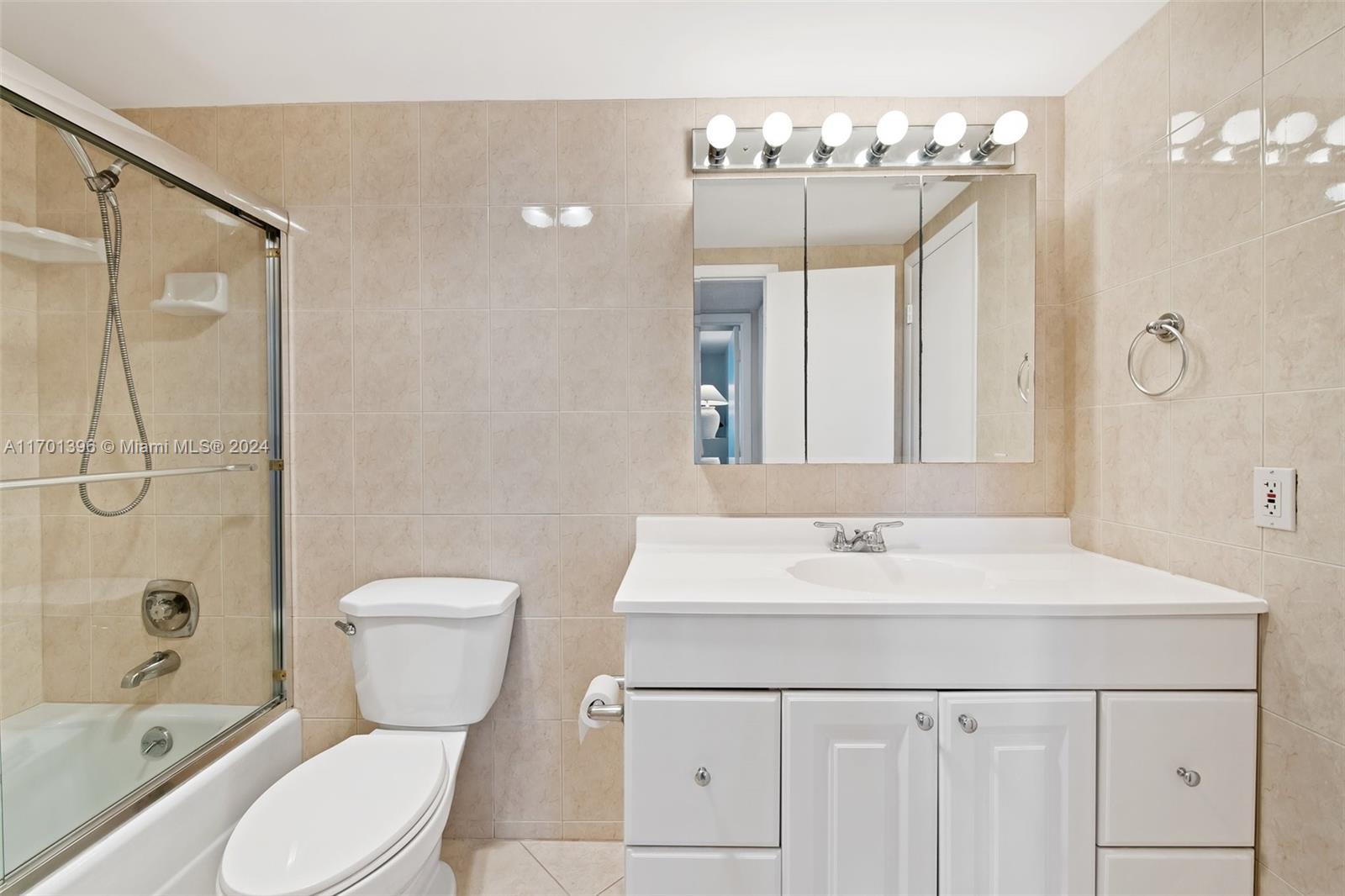 HYDE PARK TOWERS CONDO - Residential