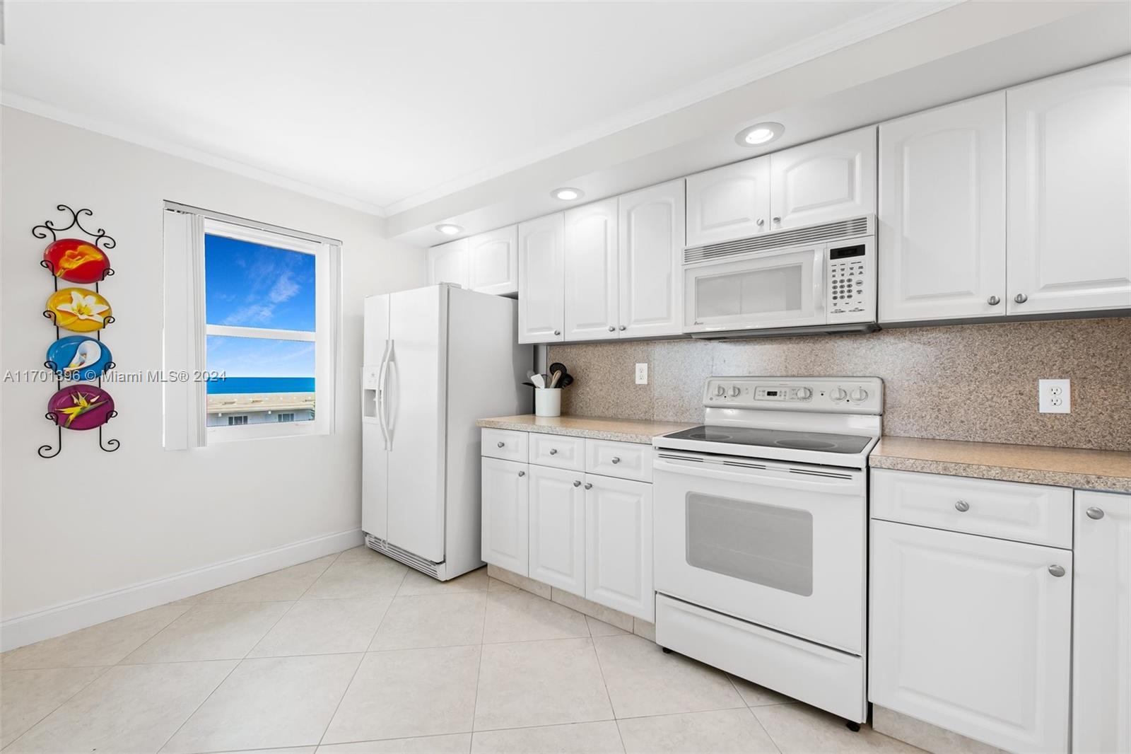 HYDE PARK TOWERS CONDO - Residential