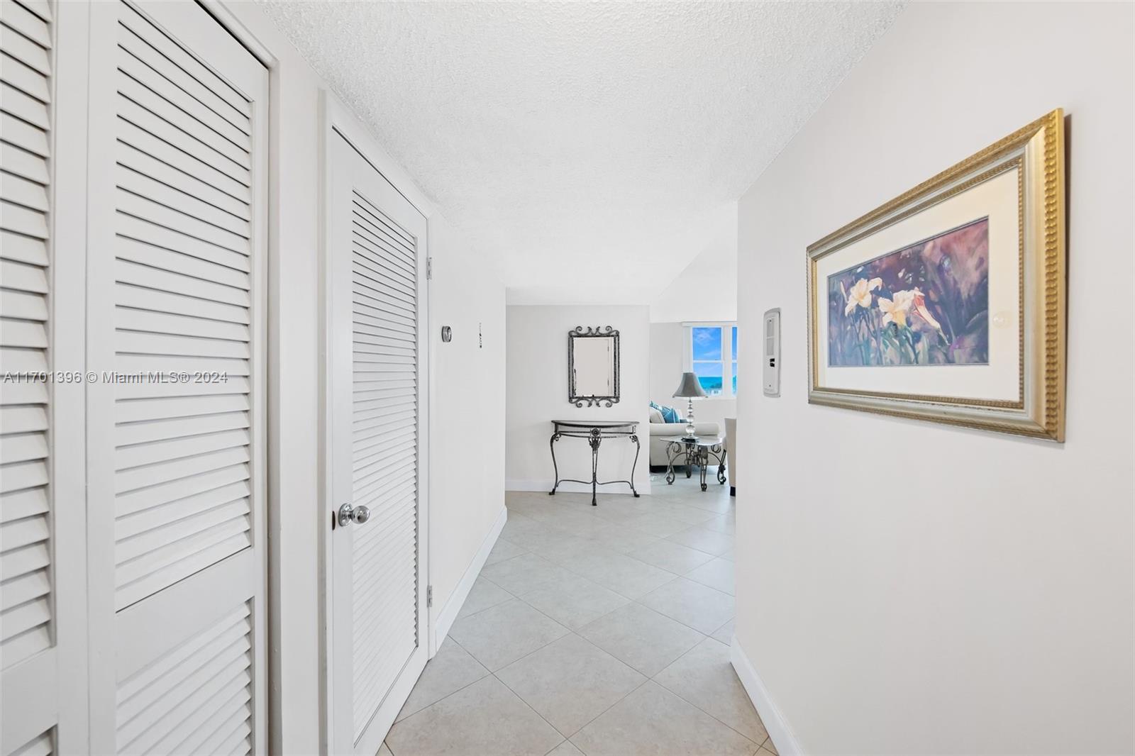 HYDE PARK TOWERS CONDO - Residential