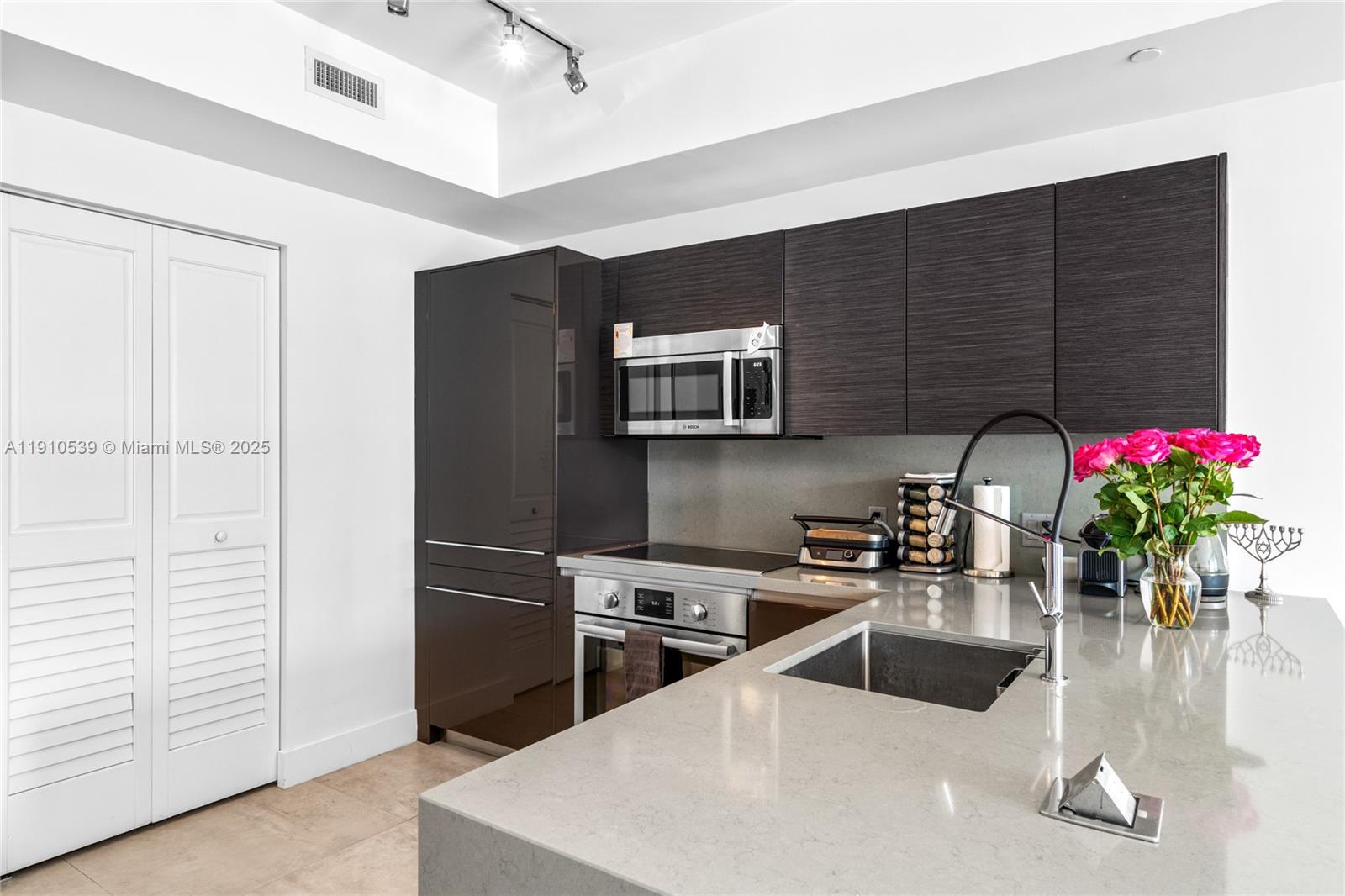 THE BONDO (1080 BRICKELL) - Residential