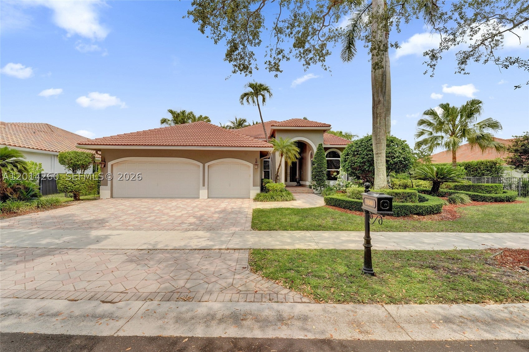 1640 Island Way