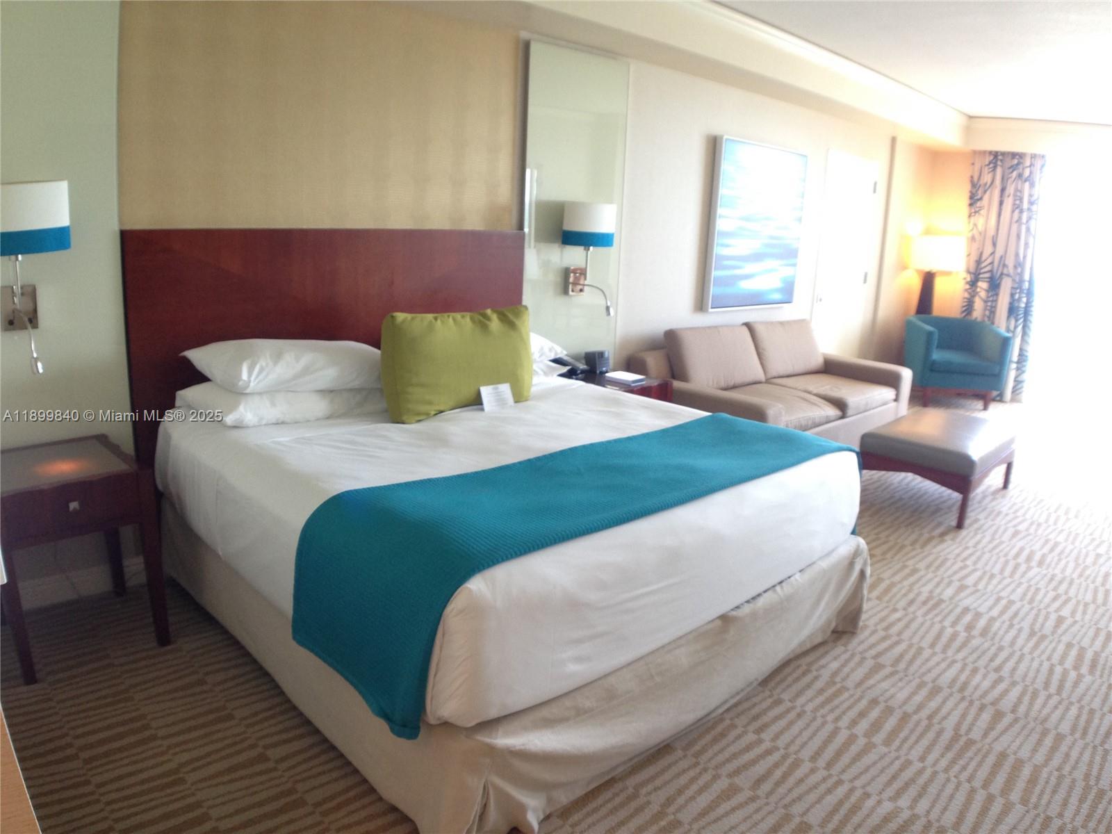 TRUMP INTERNATIONAL BEACH - Residential