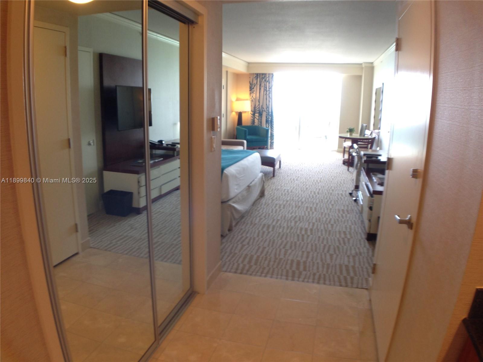 TRUMP INTERNATIONAL BEACH - Residential