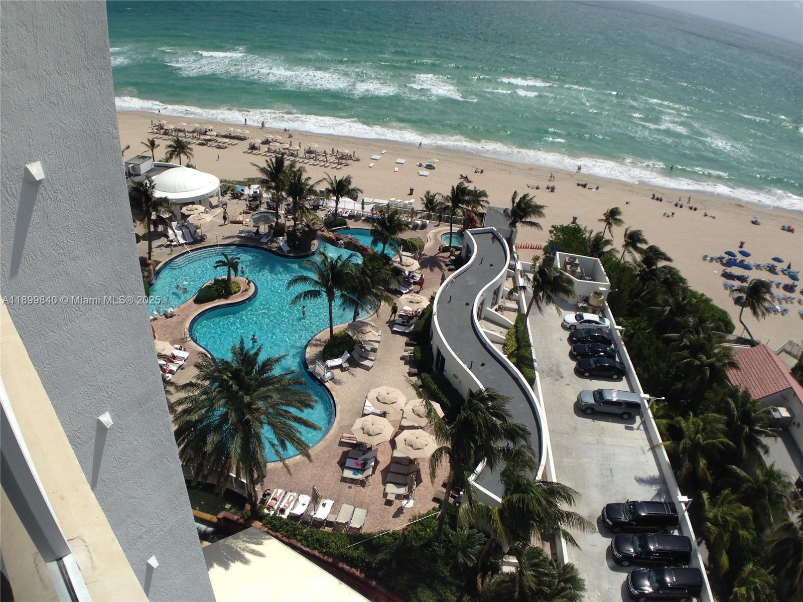 TRUMP INTERNATIONAL BEACH - Residential