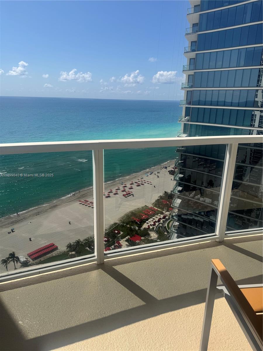 TRUMP INTERNATIONAL BEACH - Residential