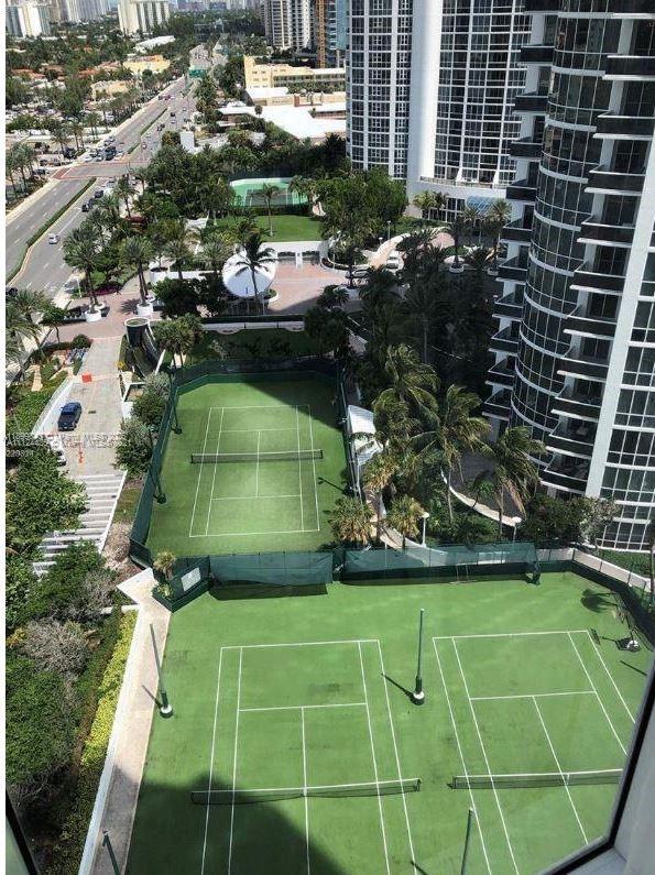 TRUMP INTERNATIONAL BEACH - Residential