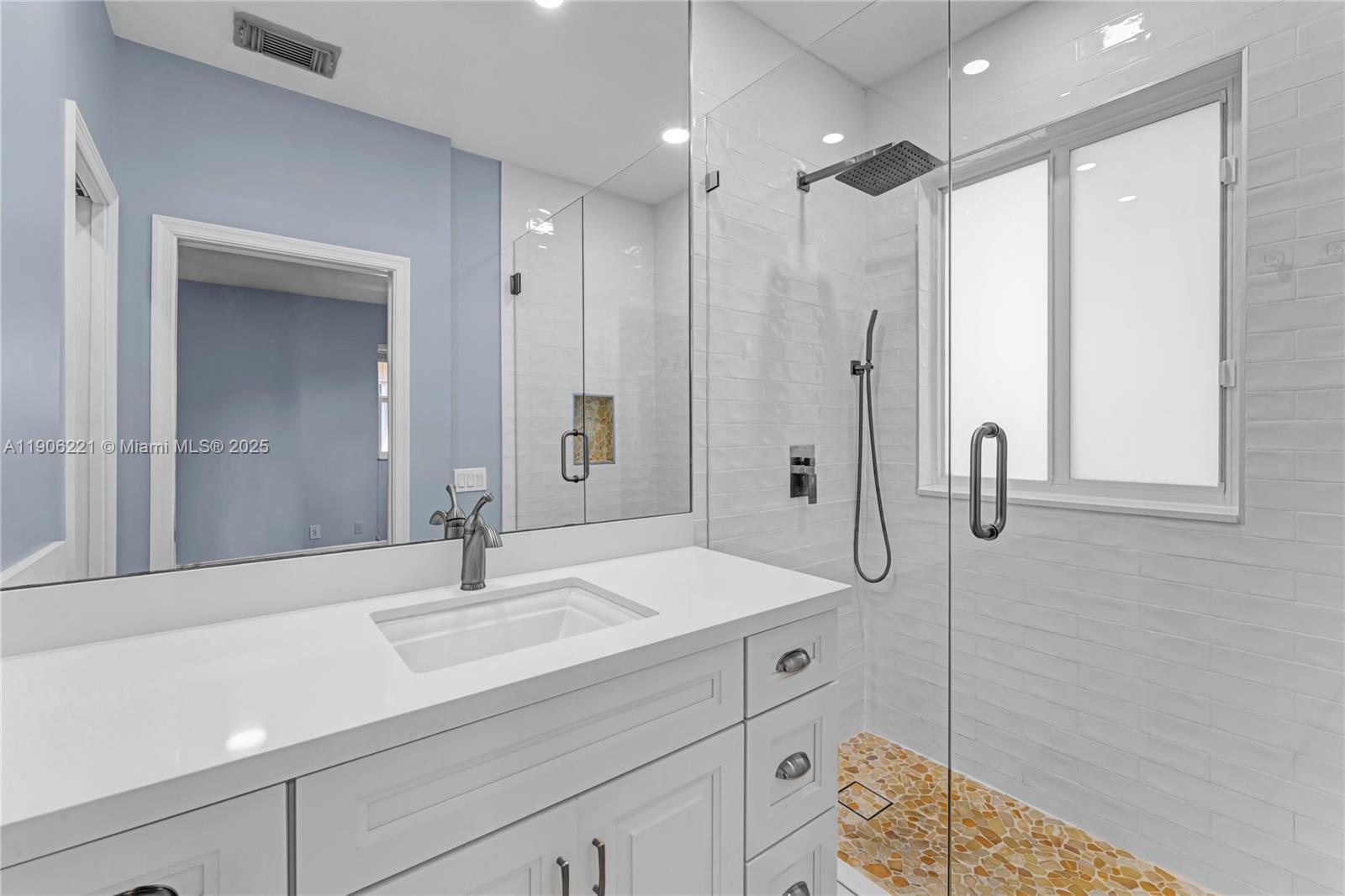 SIERRA BAY - Residential