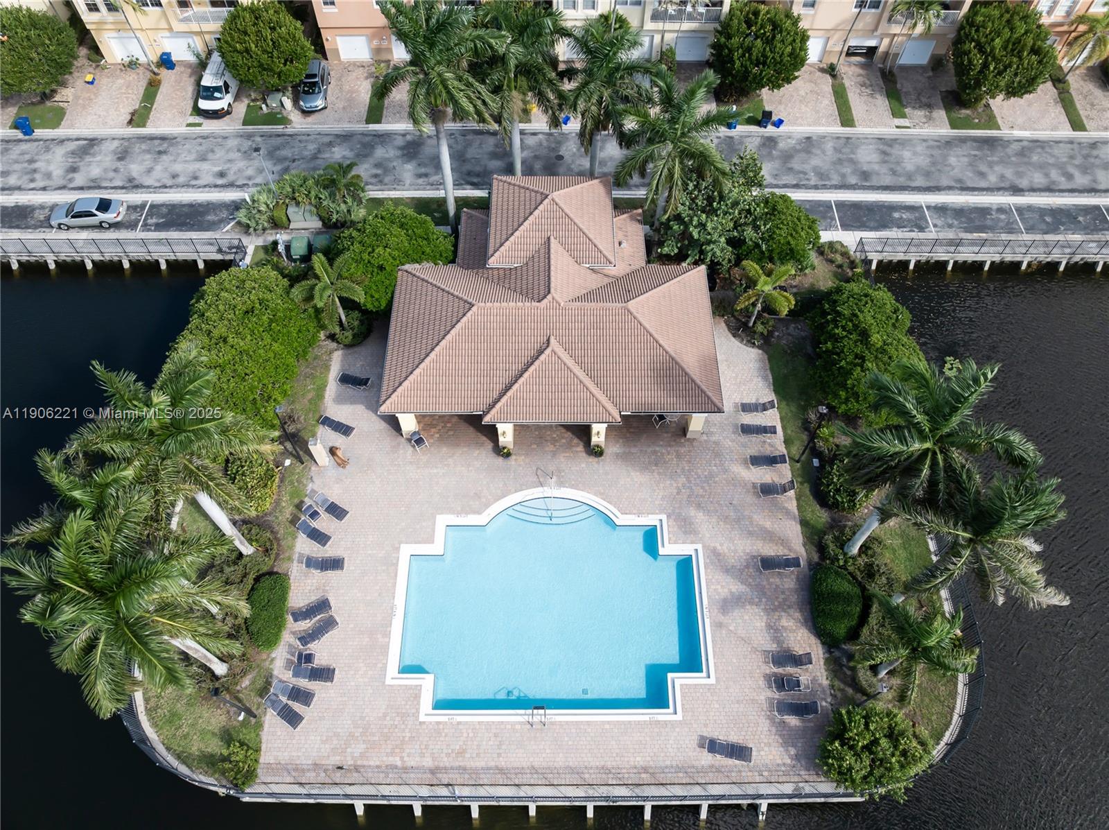 SIERRA BAY - Residential