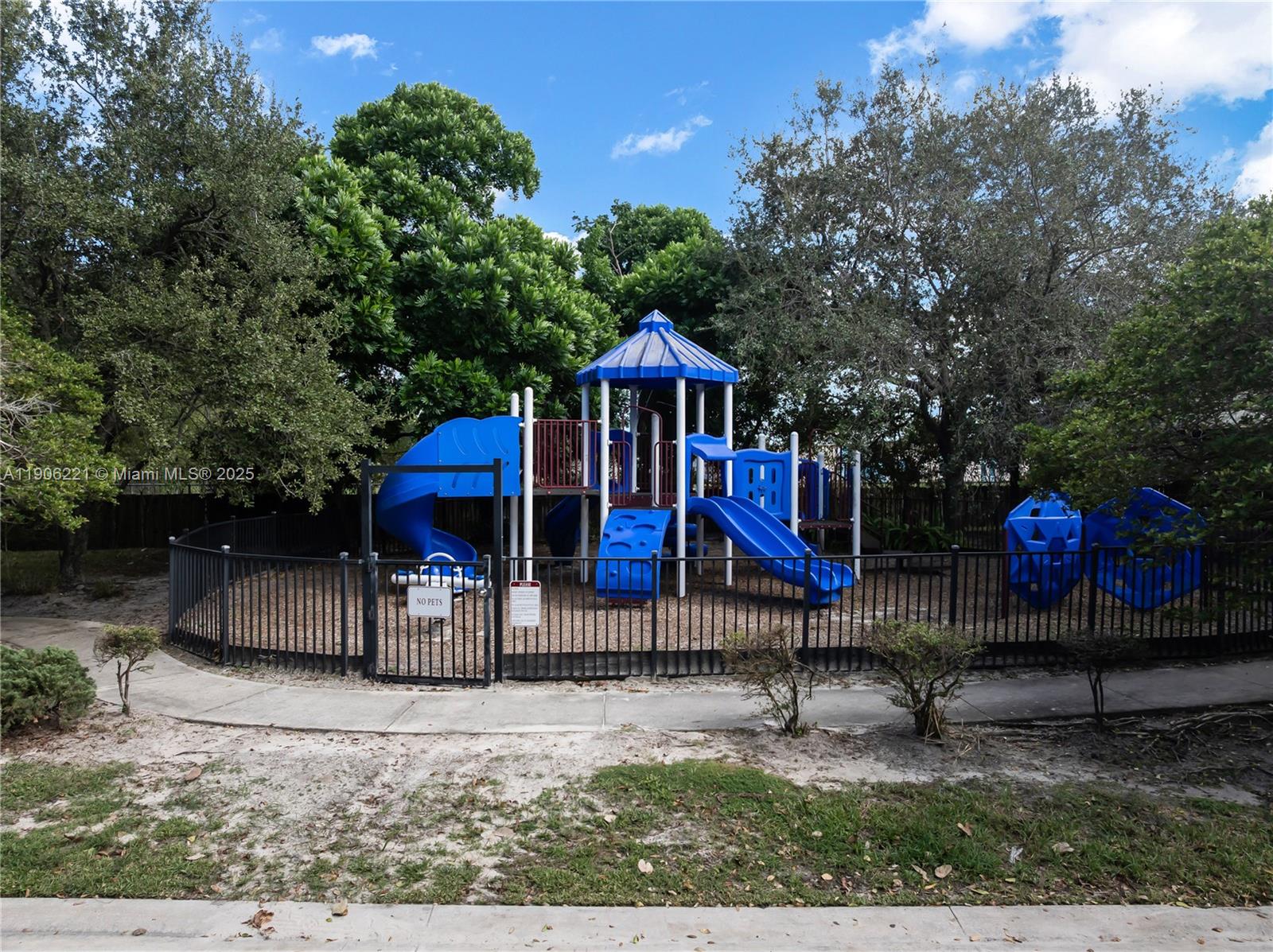 SIERRA BAY - Residential