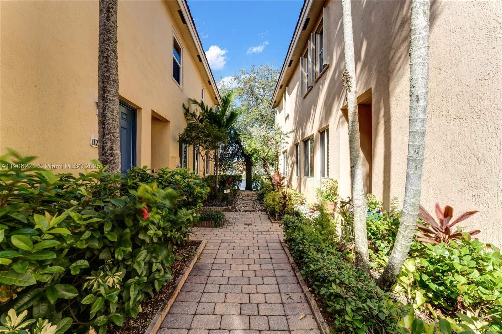 SIERRA BAY - Residential