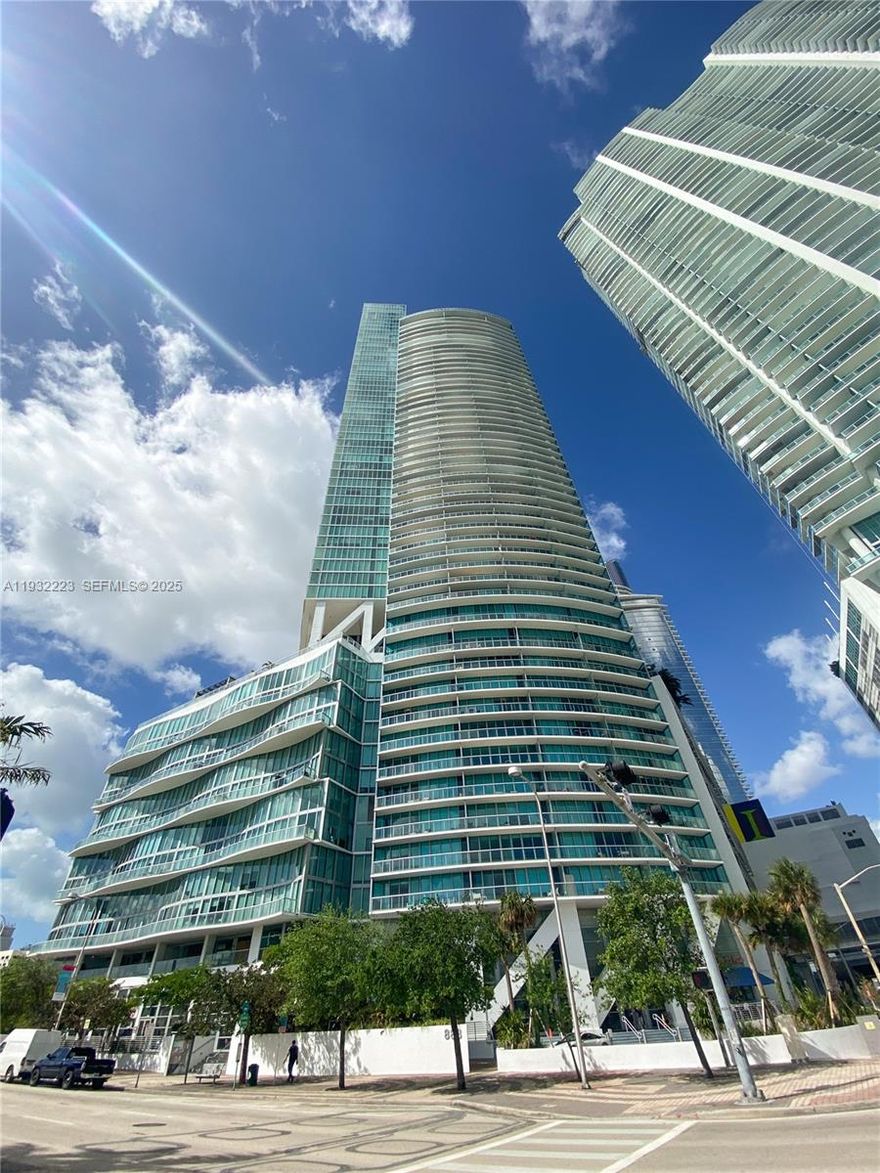Unobstructed Bay views from this spacious unit. 2 bed & 2 bath ... Located in the most desirable area @ Downtown Miami, Next to the Miami World Center -- Unfurnished, recently painted + brand new floors & stainless steel appliances, W&D---- Conveniently located across the street from the Kaseya Center, just minutes from the beaches, Design District, Museum Park, The Opera and Ballet, Art Museum and Fine Dining. --- Building amenities: sunrise and sunset pools, 2 hot tubs, 24-hr security and concierge, valet parking, bsnss & fitness center, club room. ---TXT ME TO SEND YOU THE LISTING VIDEO