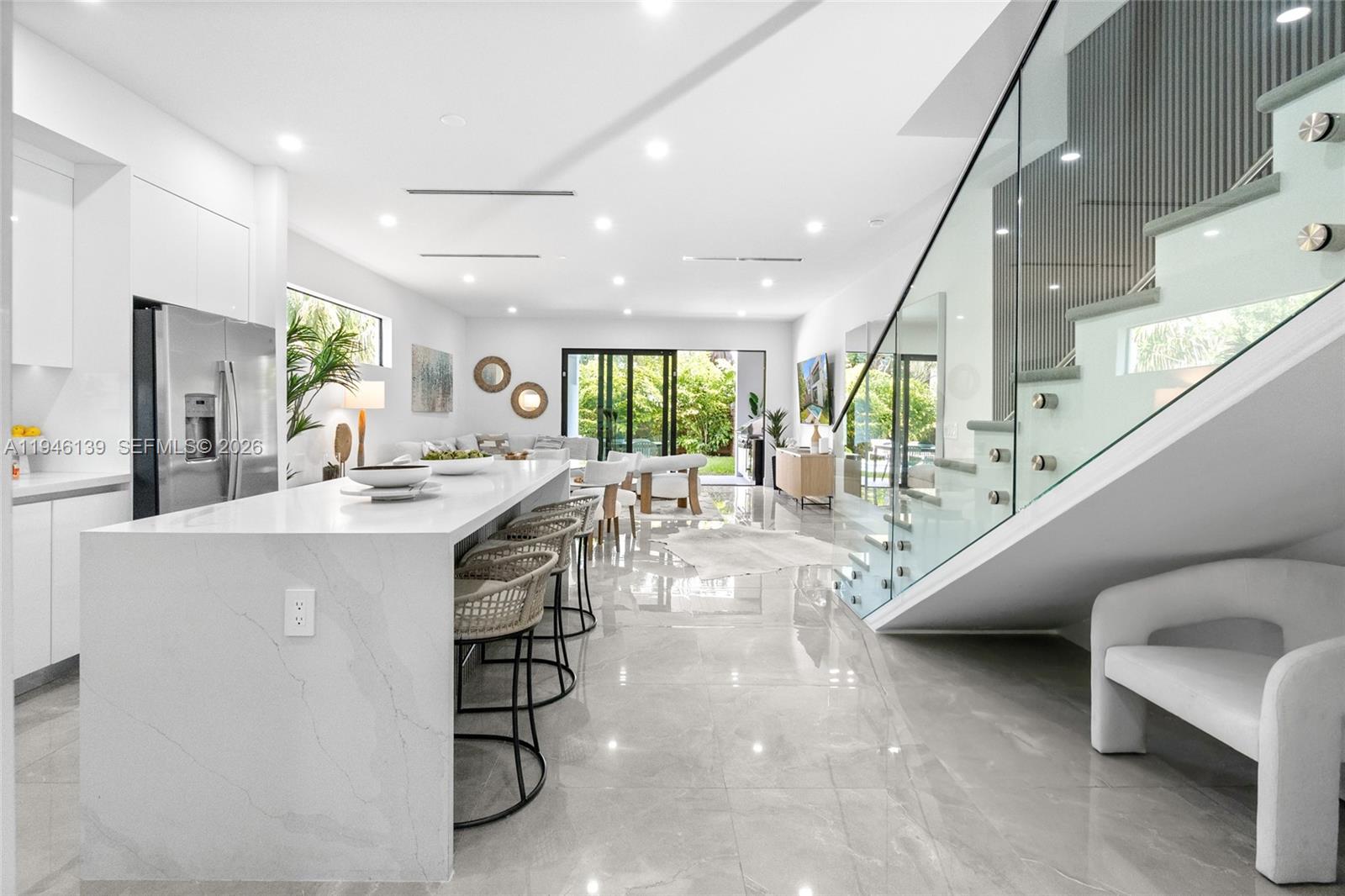 LAUDERDALE - Residential Lease