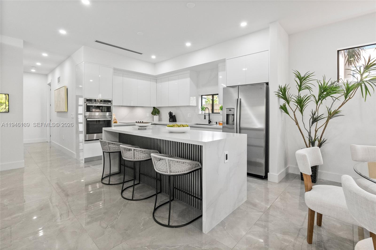 LAUDERDALE - Residential Lease