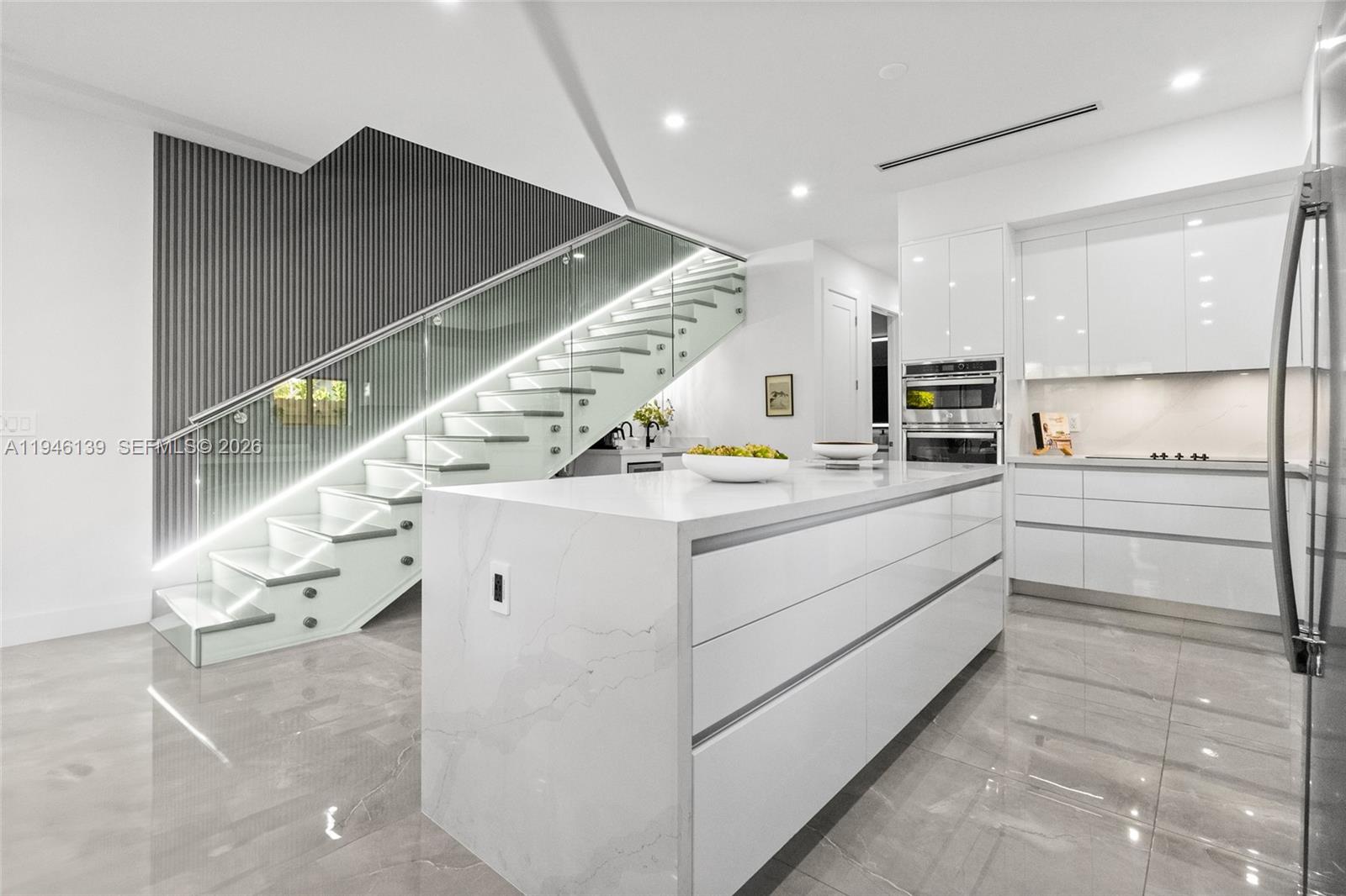 LAUDERDALE - Residential Lease