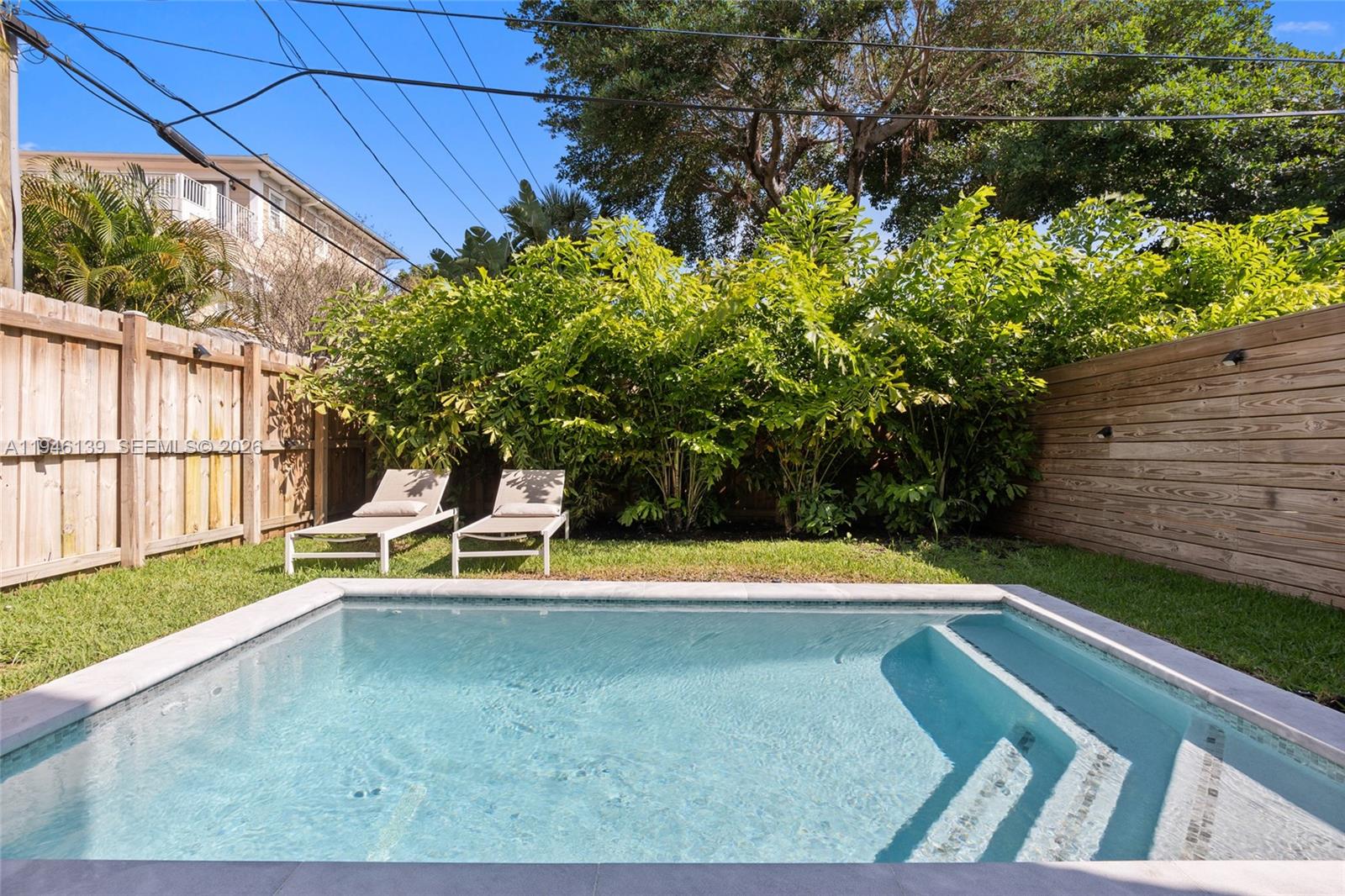 LAUDERDALE - Residential Lease