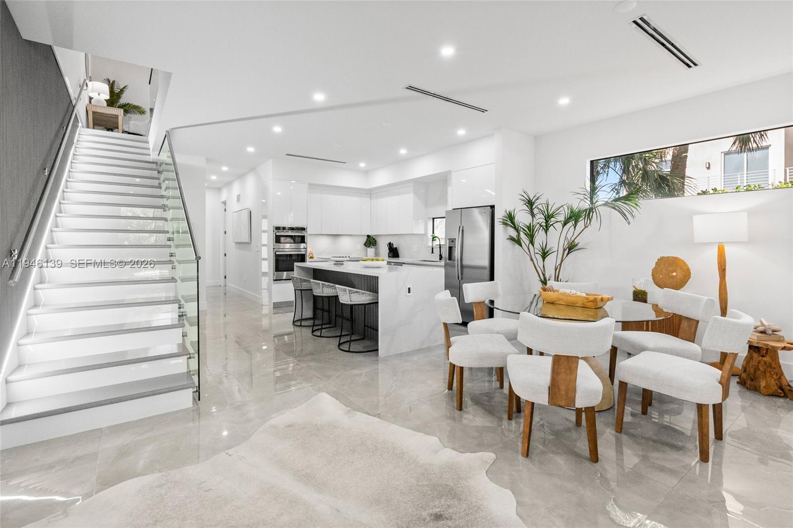 LAUDERDALE - Residential Lease