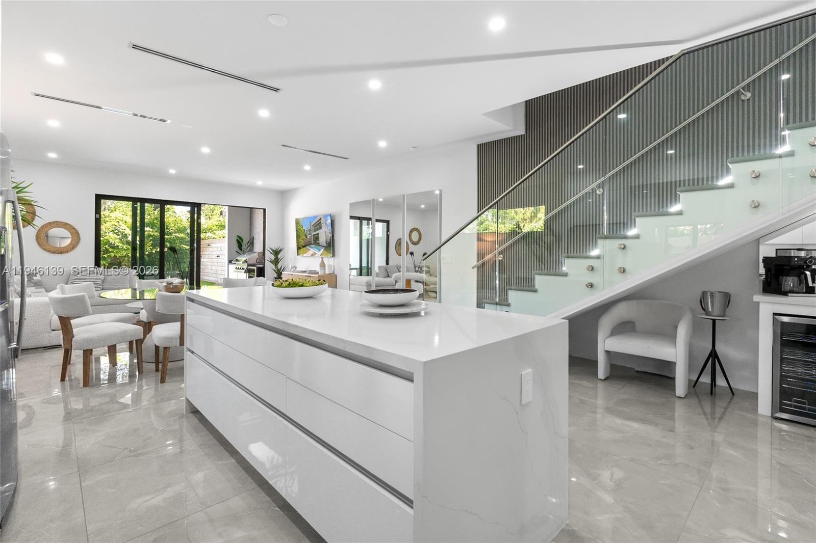 LAUDERDALE - Residential Lease