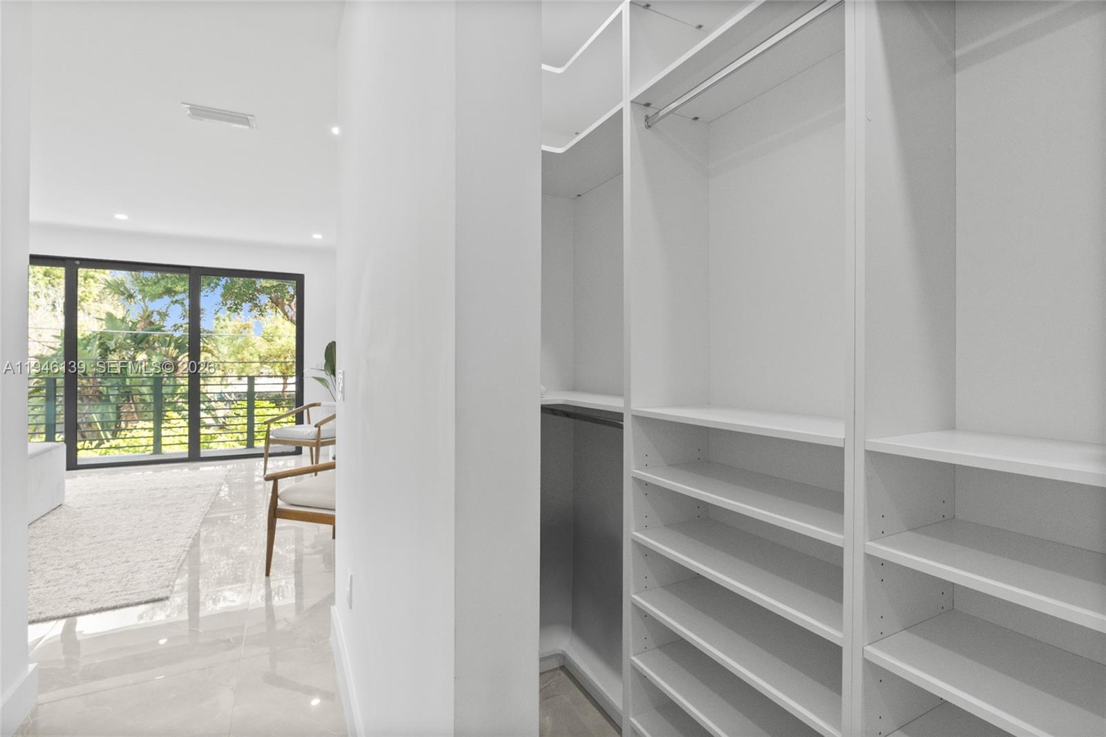 LAUDERDALE - Residential Lease