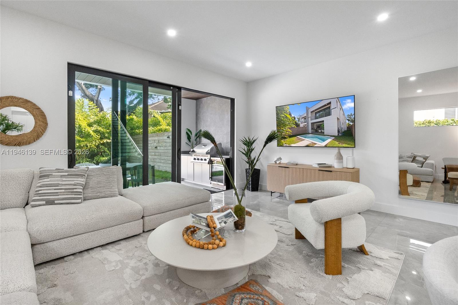 LAUDERDALE - Residential Lease