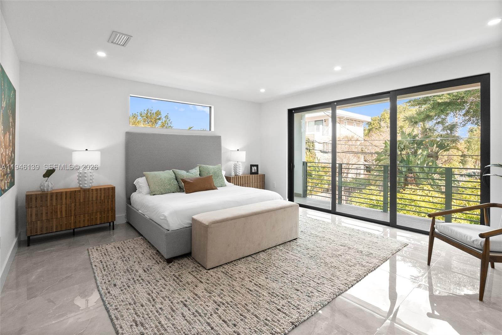 LAUDERDALE - Residential Lease